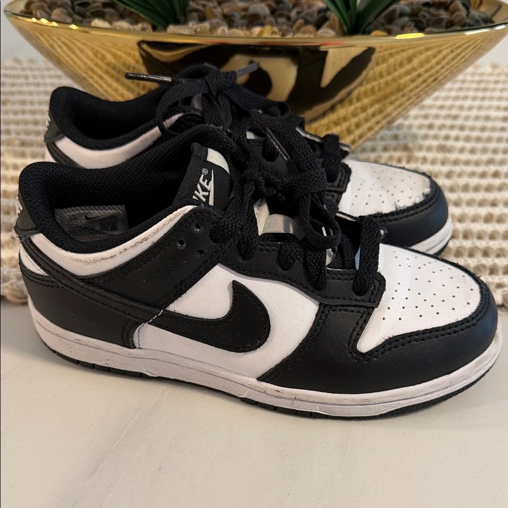Nike Kids Black & White Low-Top Skate Sneakers